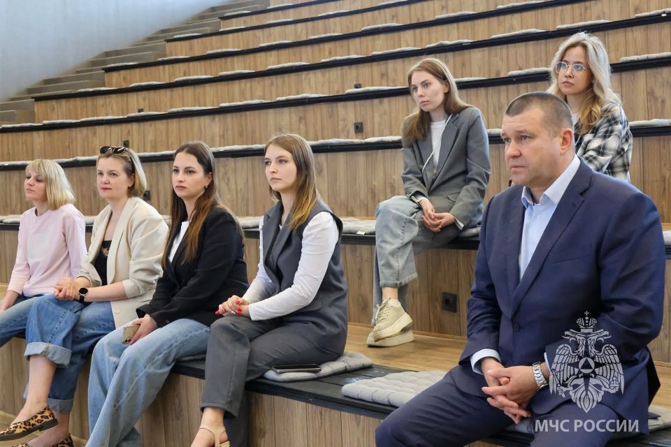 В ИНТЦ «Интеллектуальная электроника — Валдай» прошло занятие по гражданской обороне для сотрудников НовГУ В ИНТЦ «Интеллектуальная электроника — Валдай» прошло занятие по гражданской обороне для сотрудников НовГУ
