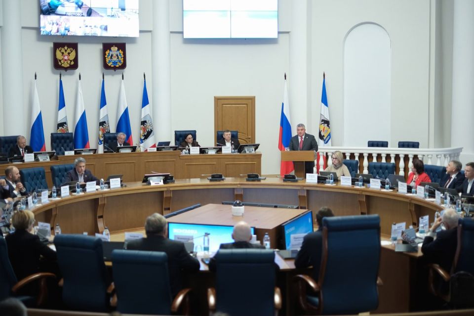 Новгородская областная Дума заслушала отчёт губернатора о работе регионального правительства в 2025 году Новгородская областная Дума заслушала отчёт губернатора о работе регионального правительства в 2025 году