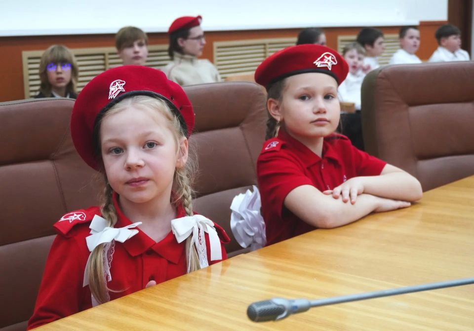 Торжественное мероприятие ко Дню рождения «Юнармии» прошло в Великом Новгороде Торжественное мероприятие ко Дню рождения «Юнармии» прошло в Великом Новгороде