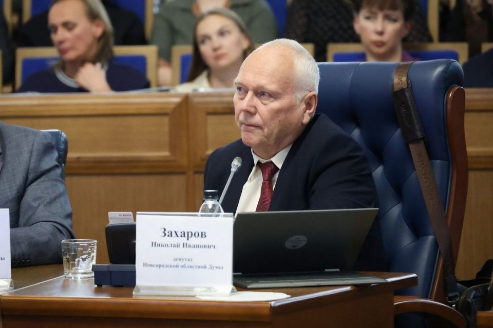 Депутаты прокомментировали отчет губернатора Новгородской области Александра Дронова, представленный на прошедшем заседании регионального парламента Депутаты прокомментировали отчет губернатора Новгородской области Александра Дронова, представленный на прошедшем заседании регионального парламента