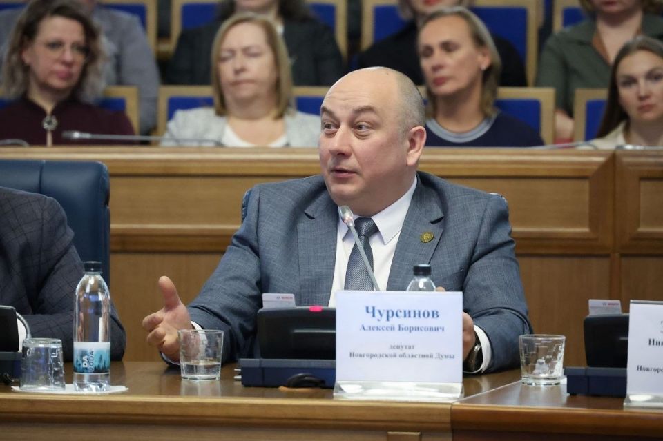 Депутаты прокомментировали отчет губернатора Новгородской области Александра Дронова, представленный на прошедшем заседании регионального парламента Депутаты прокомментировали отчет губернатора Новгородской области Александра Дронова, представленный на прошедшем заседании регионального парламента