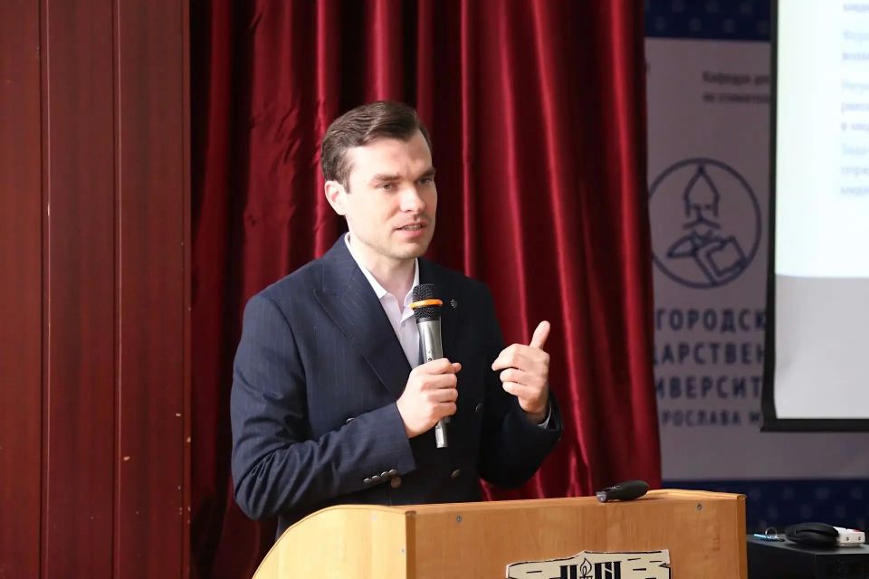 В Медицинском институте НовГУ обсудили вопросы наставничества, об этом рассказал министр здравоохранения Новгородской области Валерий Яковлев: В Медицинском институте НовГУ обсудили вопросы наставничества, об этом рассказал министр здравоохранения Новгородской области Валерий Яковлев: