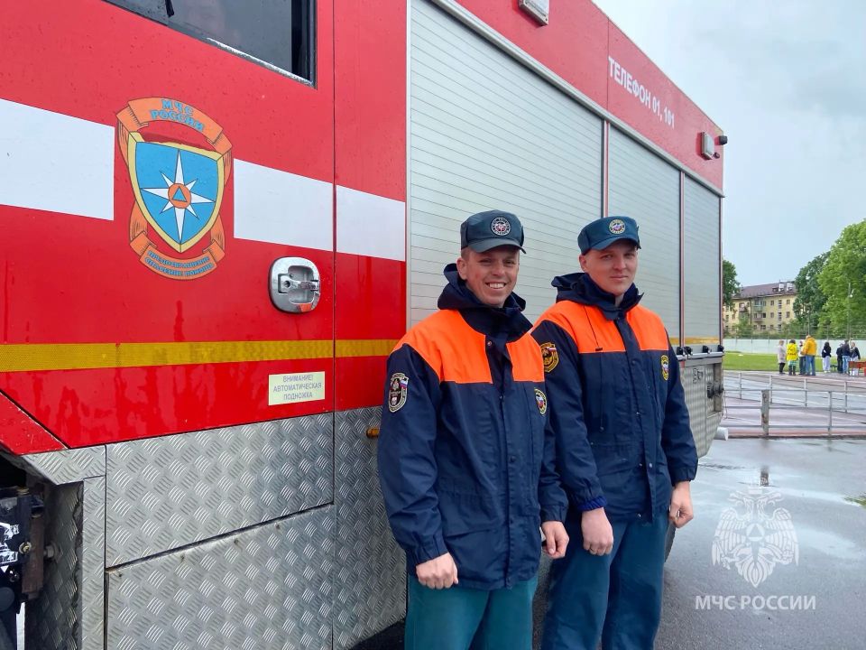 На стадионе "Волна" в Великом Новгороде завершились соревнования санитарных постов организаций города На стадионе "Волна" в Великом Новгороде завершились соревнования санитарных постов организаций города