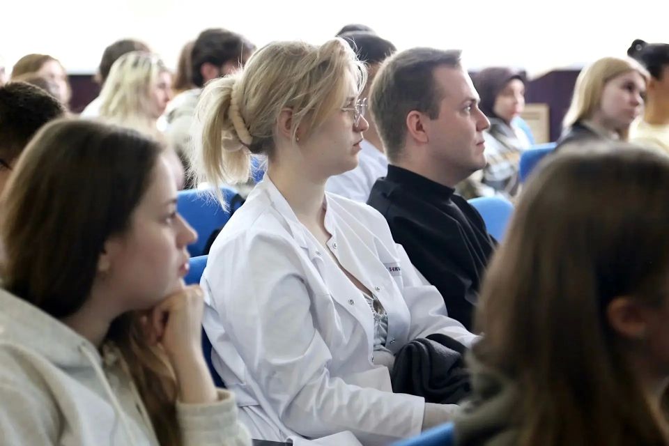 В Медицинском институте НовГУ обсудили вопросы наставничества, об этом рассказал министр здравоохранения Новгородской области Валерий Яковлев: В Медицинском институте НовГУ обсудили вопросы наставничества, об этом рассказал министр здравоохранения Новгородской области Валерий Яковлев: