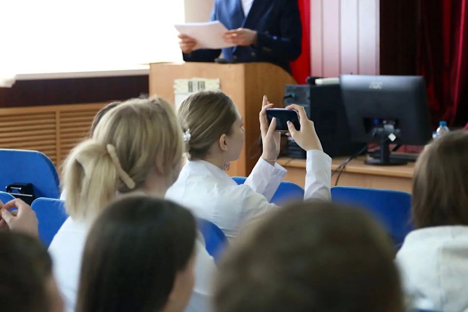 В Медицинском институте НовГУ обсудили вопросы наставничества, об этом рассказал министр здравоохранения Новгородской области Валерий Яковлев: В Медицинском институте НовГУ обсудили вопросы наставничества, об этом рассказал министр здравоохранения Новгородской области Валерий Яковлев: