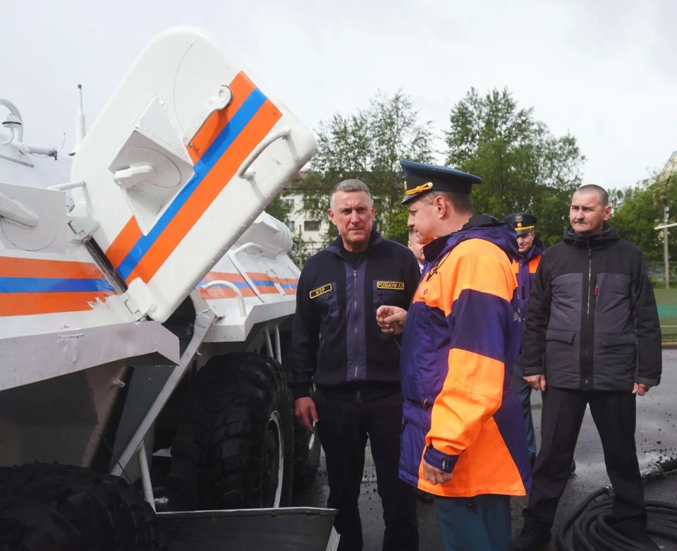 Несмотря на дождливую погоду, на стадионе «Волна» в Великом Новгороде прошли соревнования санитарных постов Несмотря на дождливую погоду, на стадионе «Волна» в Великом Новгороде прошли соревнования санитарных постов