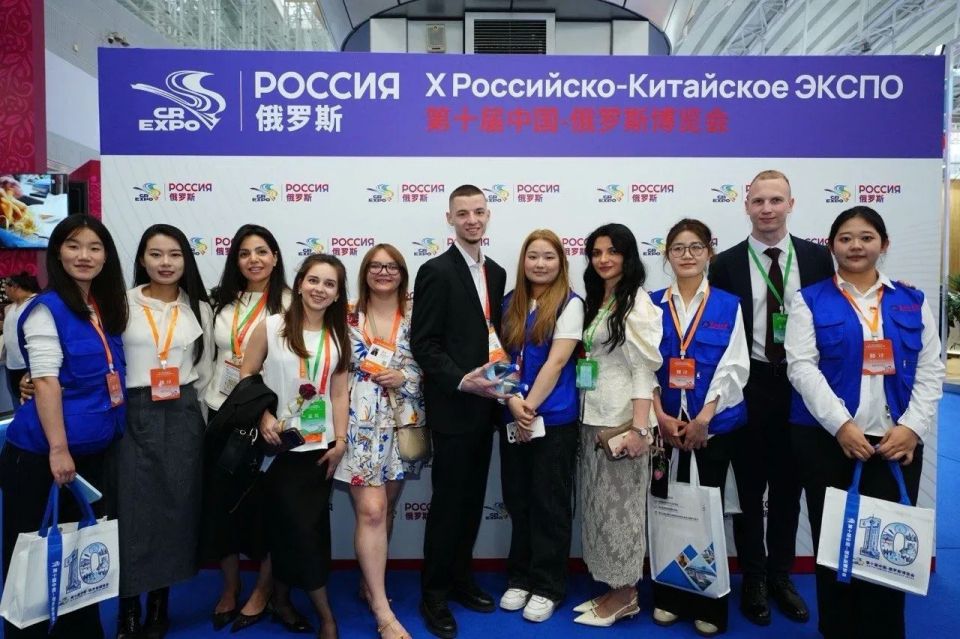 Новгородские предприниматели подписали соглашение на X Российско-Китайском ЭКСПО Новгородские предприниматели подписали соглашение на X Российско-Китайском ЭКСПО