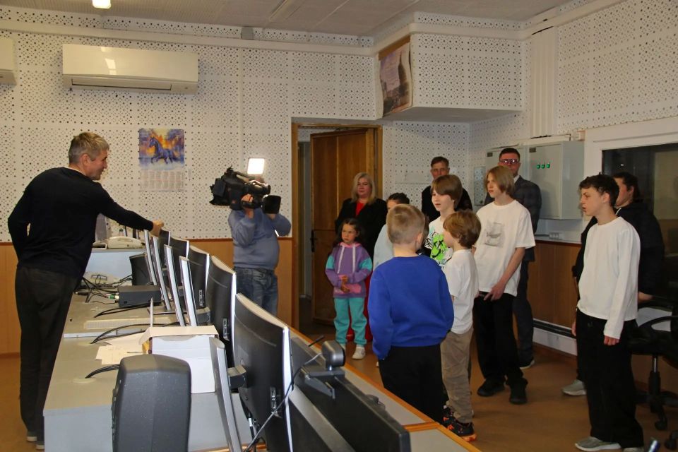 В Новгородской области полицейские и общественники наградили победителей конкурса детского творчества «Полицейский Дядя Стёпа» В Новгородской области полицейские и общественники наградили победителей конкурса детского творчества «Полицейский Дядя Стёпа»