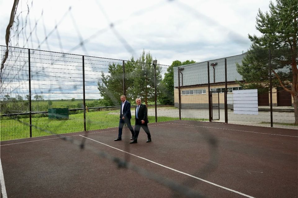 Председатель Новгородской областной Думы Юрий Бобрышев сегодня работает в Сольцах Председатель Новгородской областной Думы Юрий Бобрышев сегодня работает в Сольцах