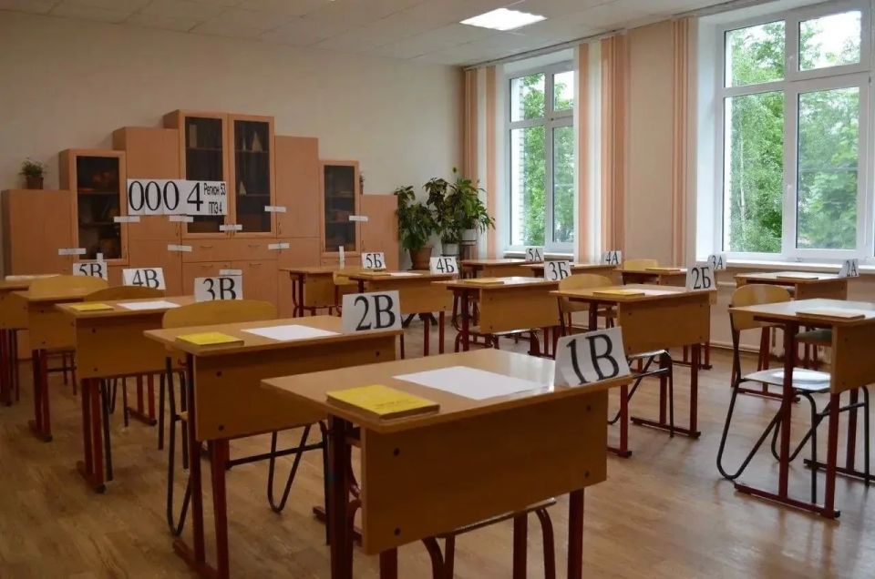 Новгородские выпускники сдали первые экзамены