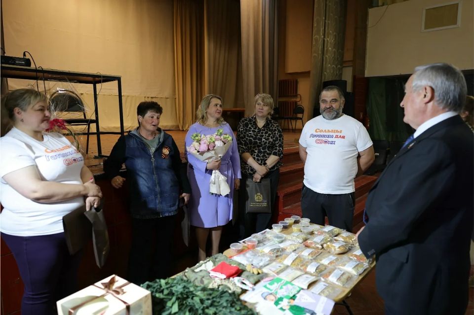 Депутаты областной Думы продолжат поддержку волонтерских организаций региона Депутаты областной Думы продолжат поддержку волонтерских организаций региона