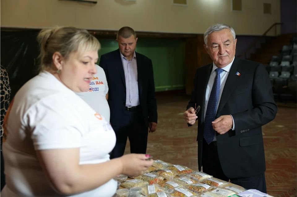 Депутаты областной Думы продолжат поддержку волонтерских организаций региона Депутаты областной Думы продолжат поддержку волонтерских организаций региона
