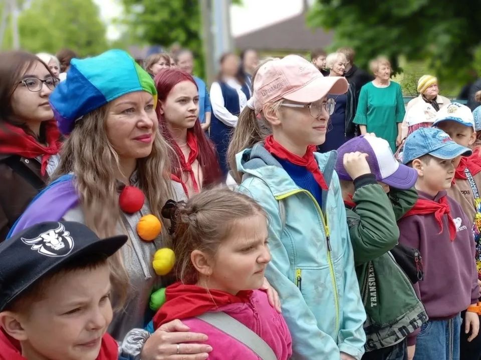 В День защиты детей в Валдае после капитального ремонта открылась школа В День защиты детей в Валдае после капитального ремонта открылась школа