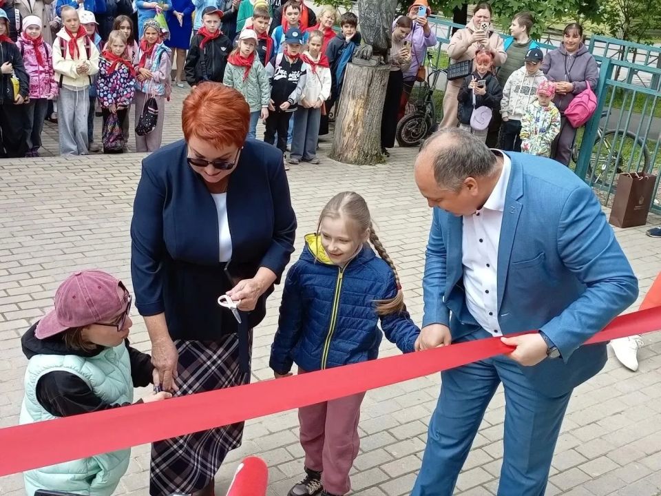 В День защиты детей в Валдае после капитального ремонта открылась школа В День защиты детей в Валдае после капитального ремонта открылась школа