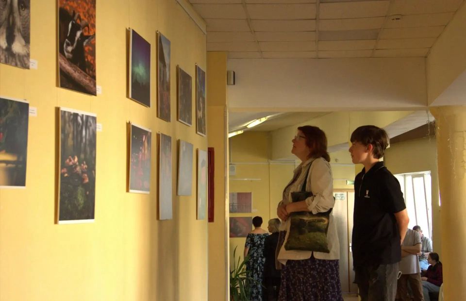Улыбки летней ночи показали в Новгородском центре современного искусства Улыбки летней ночи показали в Новгородском центре современного искусства