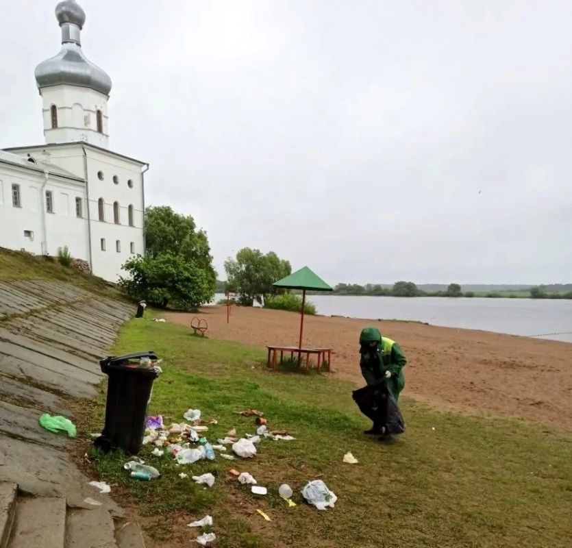 Александр Розбаум: Уважаемые Новгородцы!. . Коммунальные службы круглосуточно трудятся на улицах Великого Новгорода Александр Розбаум: Уважаемые Новгородцы!. . Коммунальные службы круглосуточно трудятся на улицах Великого Новгорода