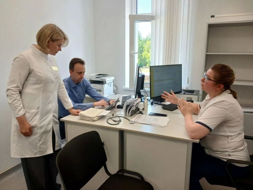 Кураторские выезды экспертов Национального медицинского исследовательского центра им. В. А. Алмазова – в больницы Новгородской области Кураторские выезды экспертов Национального медицинского исследовательского центра им. В. А. Алмазова – в больницы Новгородской области