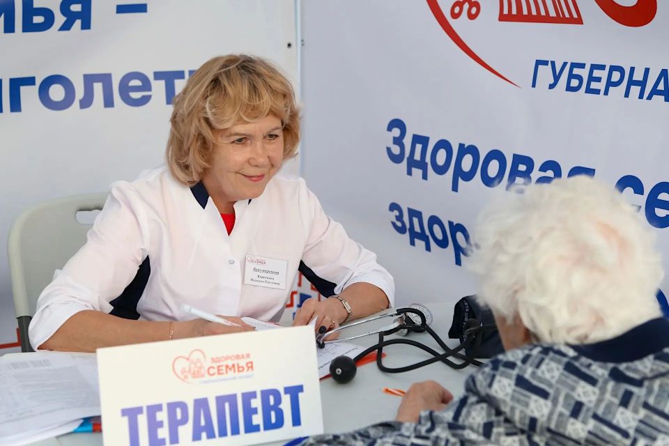 Вчера в Великом Новгороде прошел первый выезд губернаторского проекта «Здоровая семья»