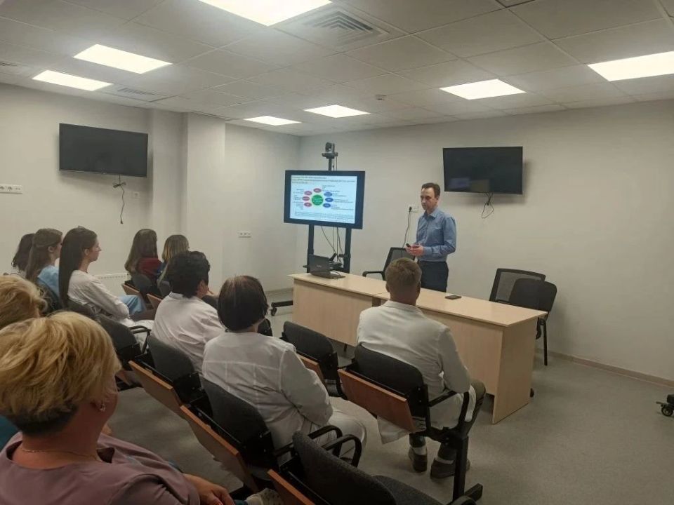 Кураторские выезды экспертов Национального медицинского исследовательского центра им. В. А. Алмазова – в больницы Новгородской области Кураторские выезды экспертов Национального медицинского исследовательского центра им. В. А. Алмазова – в больницы Новгородской области