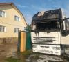 В Новгородском округе горела фура, перевозившая ёмкости с белизной