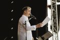 Дмитрий Певцов читал повесть о защитниках Бреста на главной площади Великого Новгорода