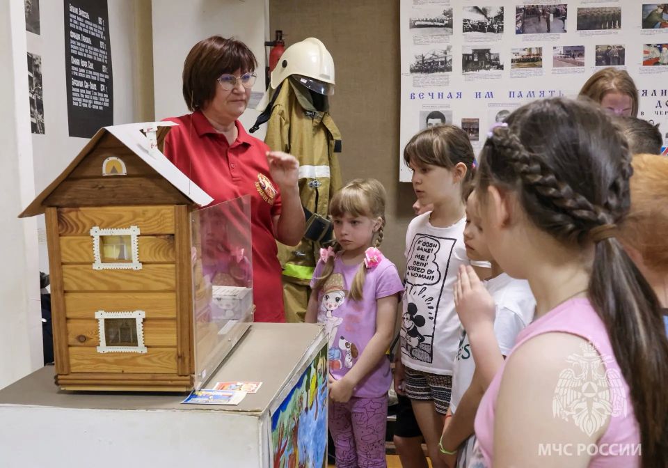 Юные гости в мире пожарной охраны Юные гости в мире пожарной охраны