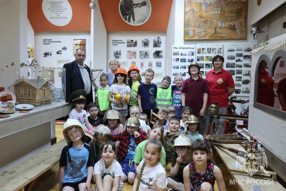 Юные гости в мире пожарной охраны Юные гости в мире пожарной охраны