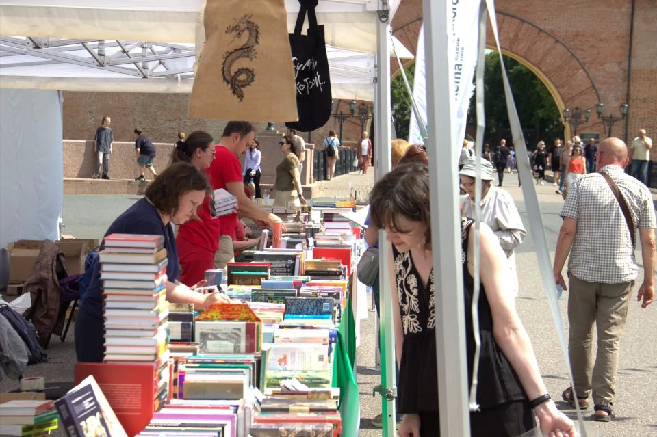 В Великом Новгороде открылся большой книжный фестиваль В Великом Новгороде открылся большой книжный фестиваль