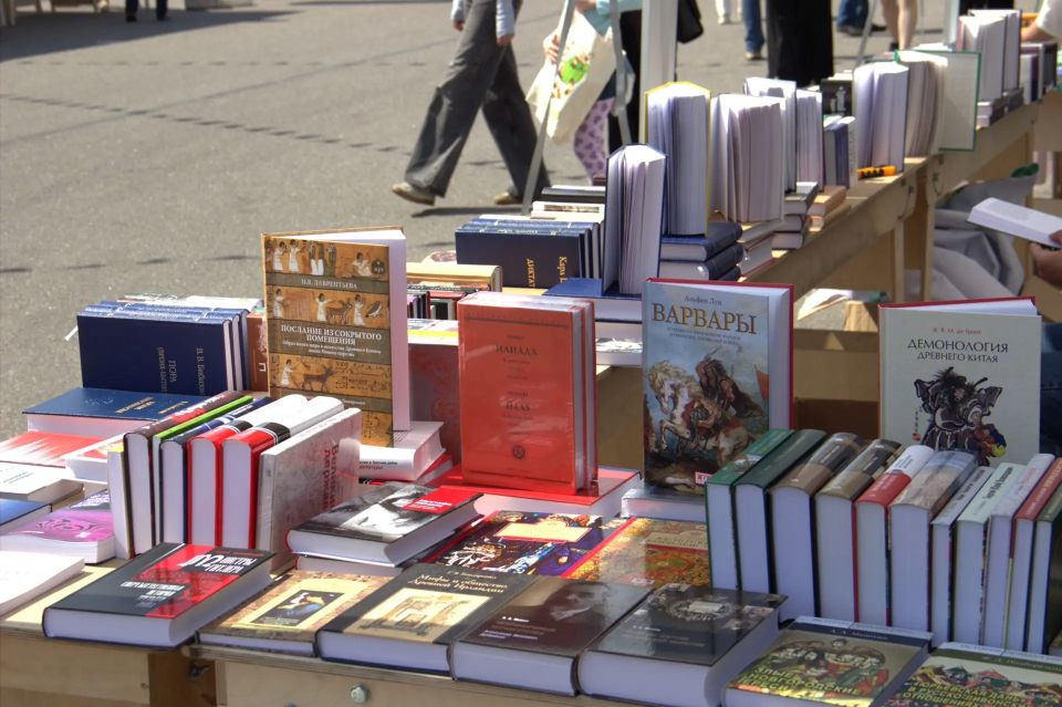 В Великом Новгороде открылся большой книжный фестиваль В Великом Новгороде открылся большой книжный фестиваль