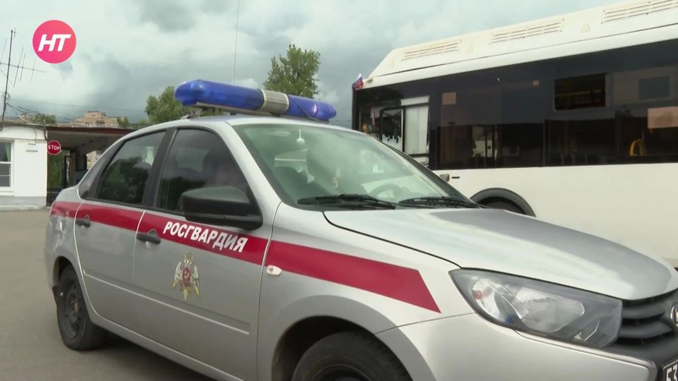 В Новгородских автобусах появляются тревожные кнопки В Новгородских автобусах появляются тревожные кнопки