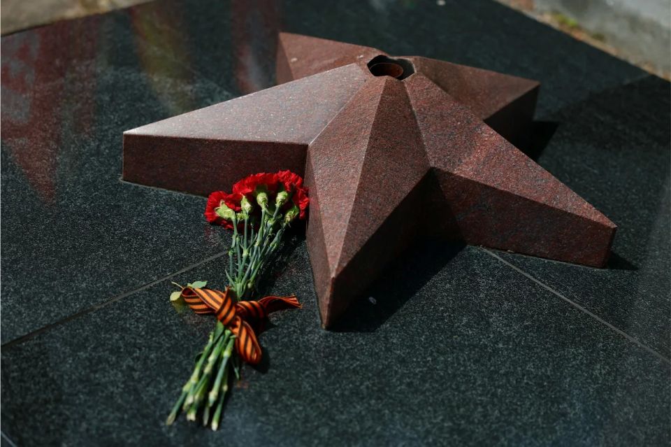 Юрий Бобрышев почтил память освободителей Холма Юрий Бобрышев почтил память освободителей Холма