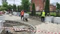 В главном парке города Чудова идут работы по обустройству покрытий