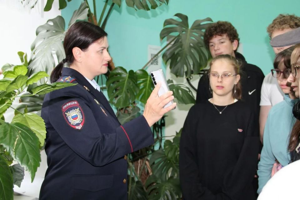 В Великом Новгороде прошла городская профилактическая акция-квест для школьников под названием «Твой ход: здоровье и безопасность» В Великом Новгороде прошла городская профилактическая акция-квест для школьников под названием «Твой ход: здоровье и безопасность»