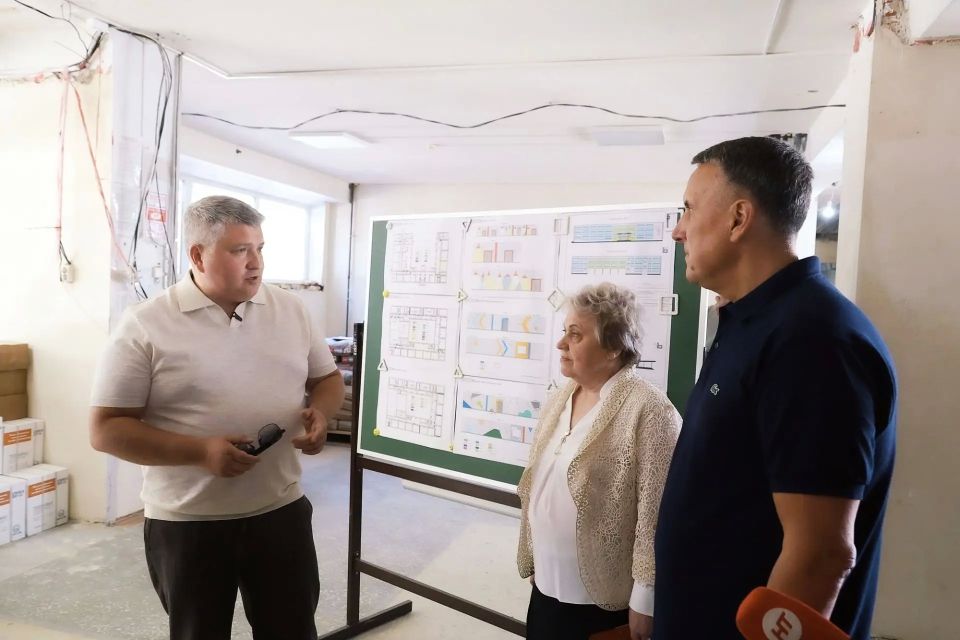 Александр Розбаум: Уважаемые Новгородцы!. Сегодня утром доложил Губернатору области Александру Валентиновичу Дронову о ходе работ по капитальному ремонту школы № 16. В настоящее время подрядчиком поэтажно ведутся следующие... Александр Розбаум: Уважаемые Новгородцы!. Сегодня утром доложил Губернатору области Александру Валентиновичу Дронову о ходе работ по капитальному ремонту школы № 16. В настоящее время подрядчиком поэтажно ведутся следующие...