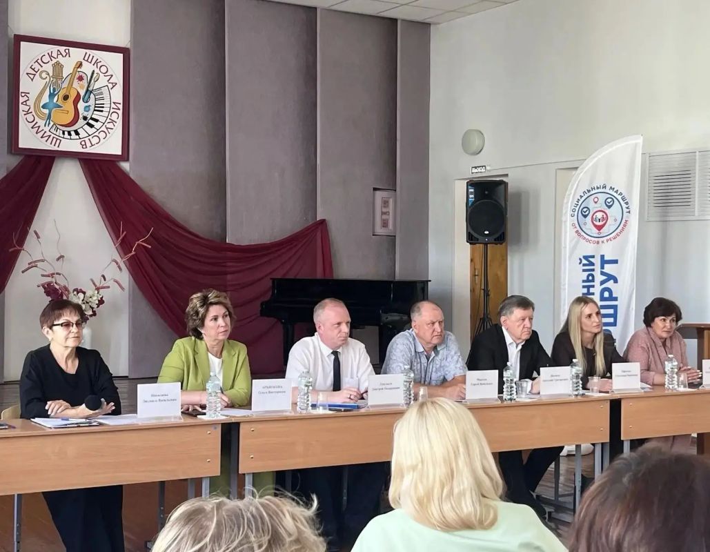 Вчера в рамках проекта «Социальный маршрут» работали в Шимске, об этом рассказал министр здравоохранения Новгородской области Валерий Яковлев Вчера в рамках проекта «Социальный маршрут» работали в Шимске, об этом рассказал министр здравоохранения Новгородской области Валерий Яковлев