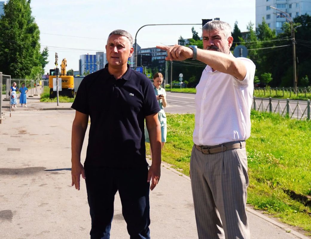 Александр Розбаум: Уважаемые Новгородцы!. . ТК «Новгородская» приступила к масштабным работам по замене труб большого диаметра на участке теплоцентрали в районе дома № 6 по улице Кочетова и бывшего завода «Дека» Александр Розбаум: Уважаемые Новгородцы!. . ТК «Новгородская» приступила к масштабным работам по замене труб большого диаметра на участке теплоцентрали в районе дома № 6 по улице Кочетова и бывшего завода «Дека»