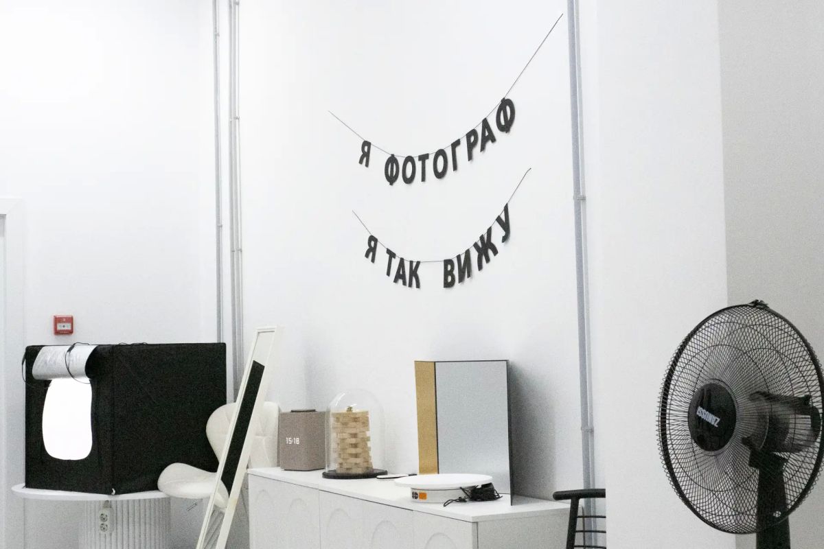 Для новгородских предпринимателей открыли профессиональную фотостудию Для новгородских предпринимателей открыли профессиональную фотостудию