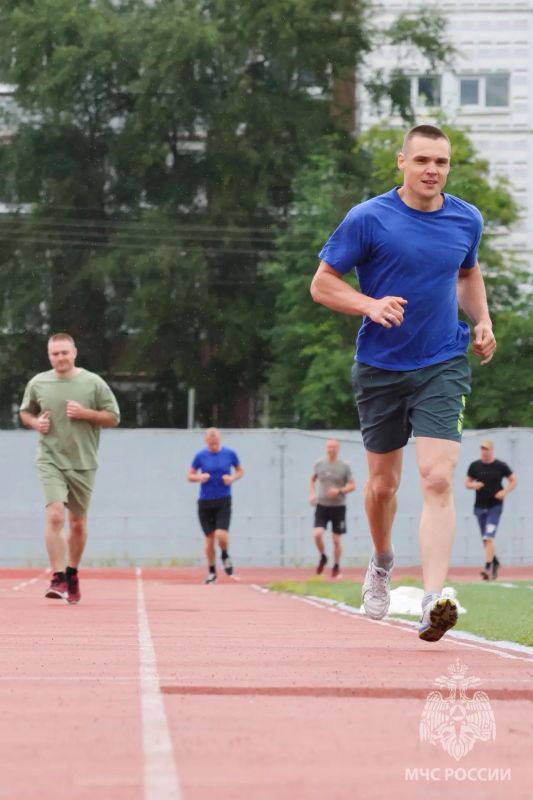 Держим темп!. Сегодня в Великом Новгороде прошли областные соревнования по лёгкой атлетике среди сотрудников Главного управления МЧС России по Новгородской области Держим темп!. Сегодня в Великом Новгороде прошли областные соревнования по лёгкой атлетике среди сотрудников Главного управления МЧС России по Новгородской области