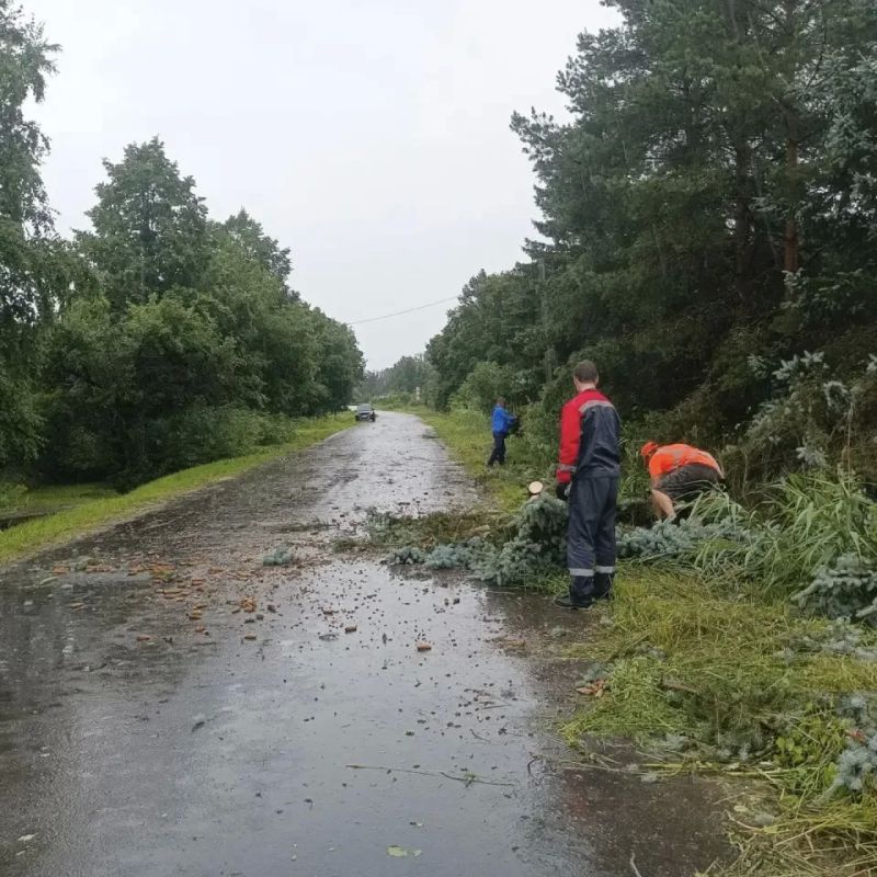 Дорожные службы устраняют последствия непогоды Дорожные службы устраняют последствия непогоды