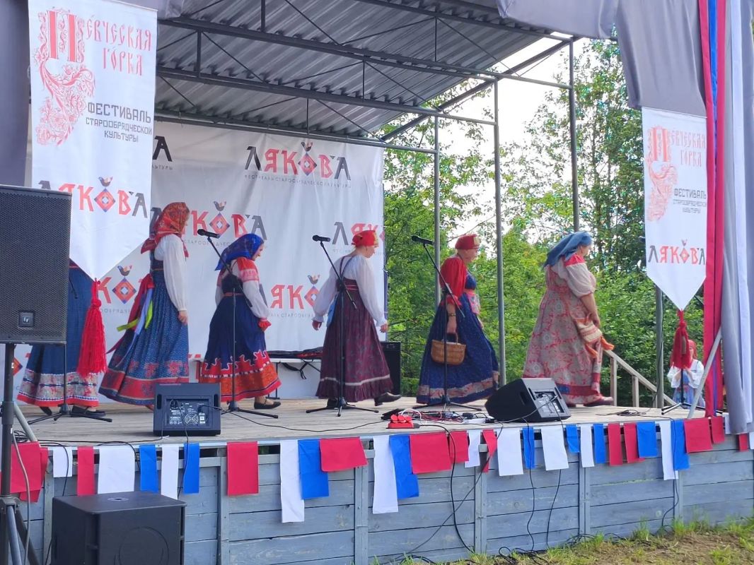 Более 2000 человек из разных регионов России приняли участие в фестивале старообрядческой культуры в Лякове Более 2000 человек из разных регионов России приняли участие в фестивале старообрядческой культуры в Лякове
