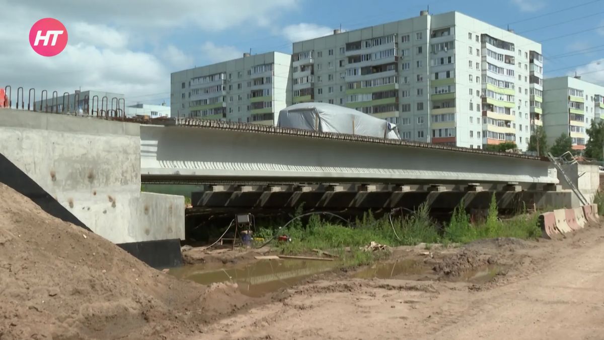 В Западном районе продолжается строительство моста и новой дороги
