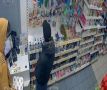 Новгородец выносил из магазинов в карманах куртки сыр, колбасу и дезодоранты