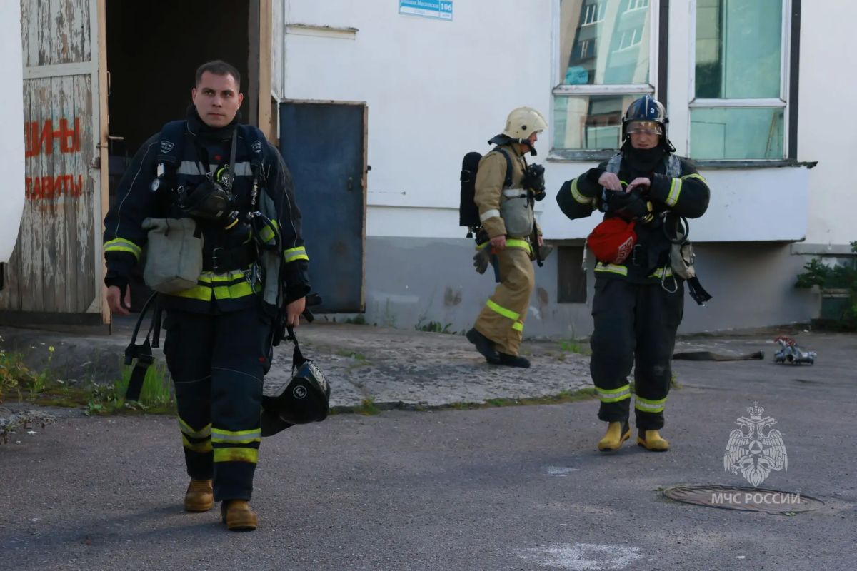 Пожарные провели учения на ГТРК "Славии" Пожарные провели учения на ГТРК "Славии"