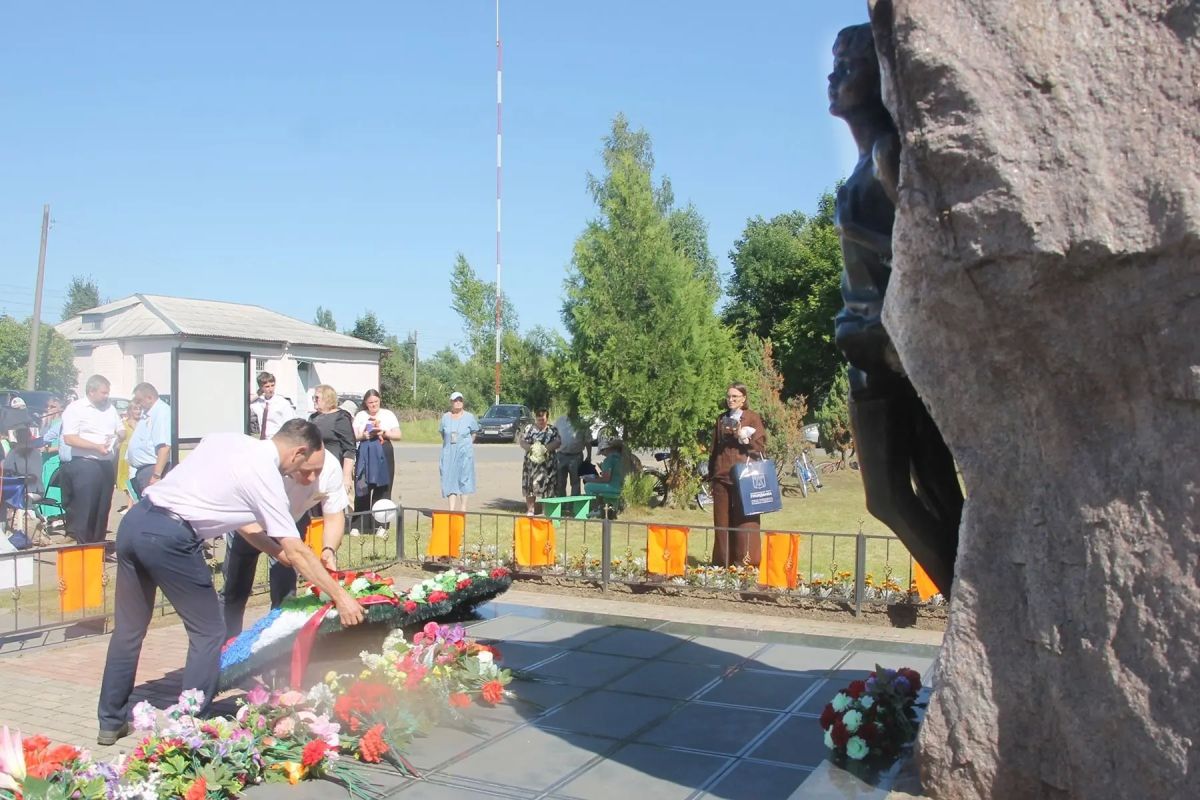 Алексей Чурсинов принял участие в памятных мероприятиях в селе Лычково Алексей Чурсинов принял участие в памятных мероприятиях в селе Лычково