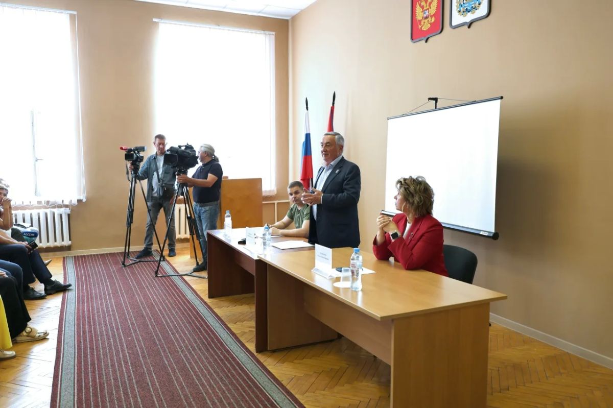 Юрий Бобрышев оценил реализацию проектов инициативного бюджетирования в Шимском округе Юрий Бобрышев оценил реализацию проектов инициативного бюджетирования в Шимском округе