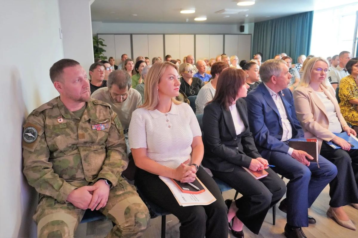 Александр Розбаум: Уважаемые Новгородцы!. Сегодня в центре «Возвращение» прошёл «Открытый диалог» для ветеранов и членов семей участников специальной военной операции, в котором приняли участие Заместитель Губернатора... Александр Розбаум: Уважаемые Новгородцы!. Сегодня в центре «Возвращение» прошёл «Открытый диалог» для ветеранов и членов семей участников специальной военной операции, в котором приняли участие Заместитель Губернатора...