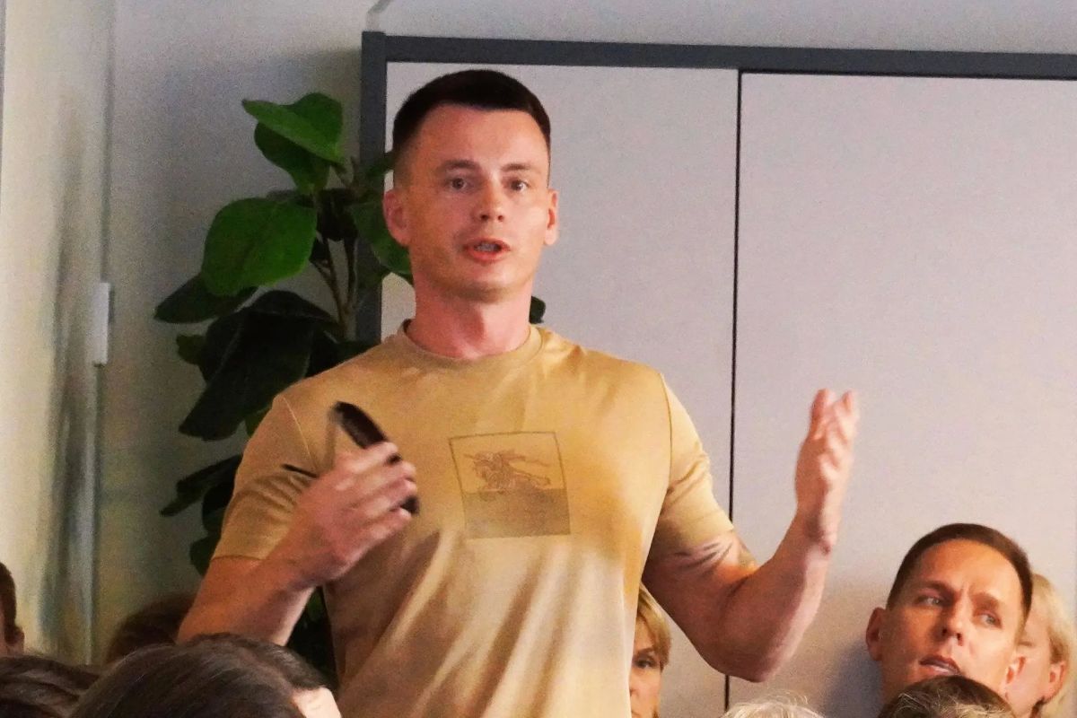 Александр Розбаум: Уважаемые Новгородцы!. Сегодня в центре «Возвращение» прошёл «Открытый диалог» для ветеранов и членов семей участников специальной военной операции, в котором приняли участие Заместитель Губернатора... Александр Розбаум: Уважаемые Новгородцы!. Сегодня в центре «Возвращение» прошёл «Открытый диалог» для ветеранов и членов семей участников специальной военной операции, в котором приняли участие Заместитель Губернатора...