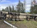 В Новгородском округе фура опрокинулась в кювет