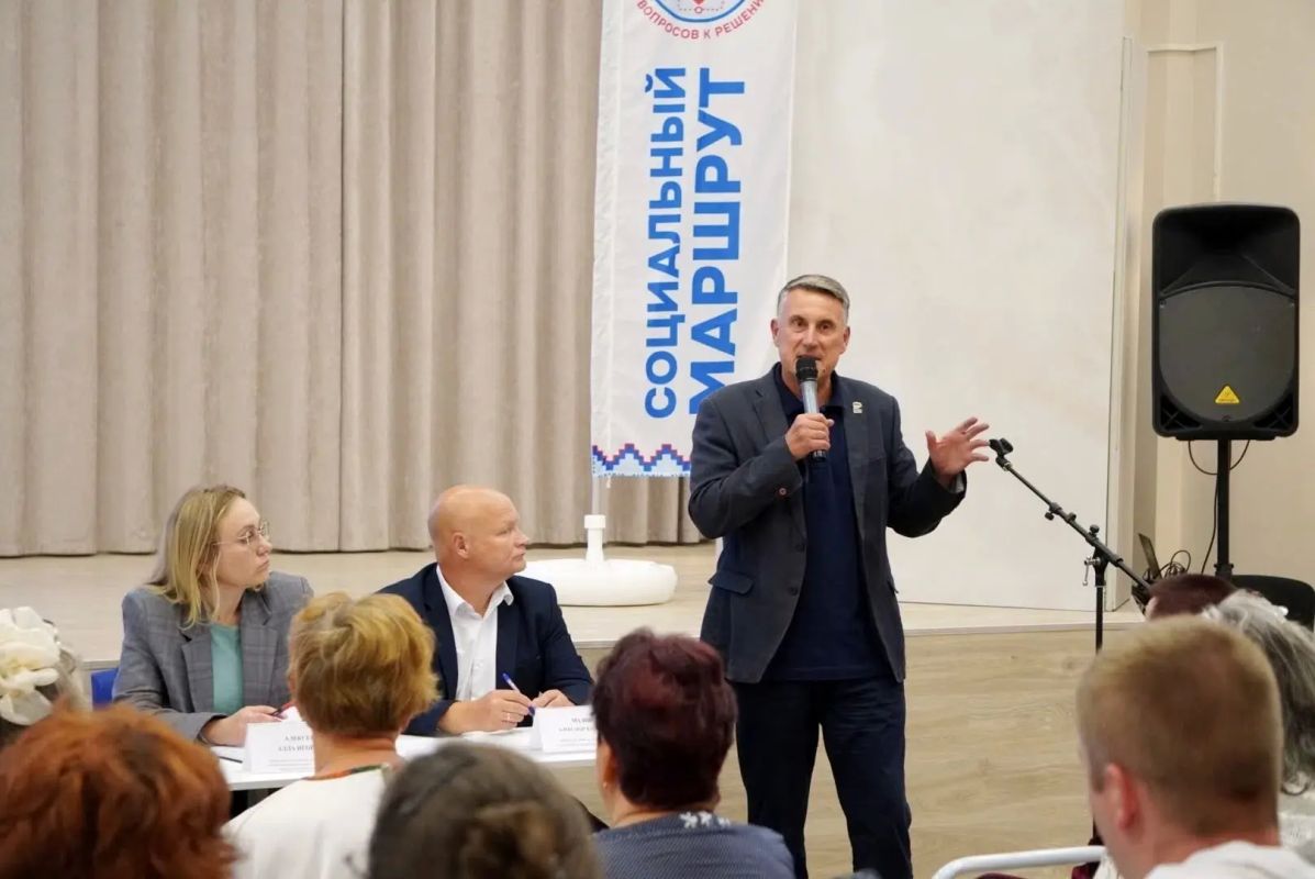 Александр Розбаум встретился с жителями Западного райна Великого Новгорода Александр Розбаум встретился с жителями Западного райна Великого Новгорода