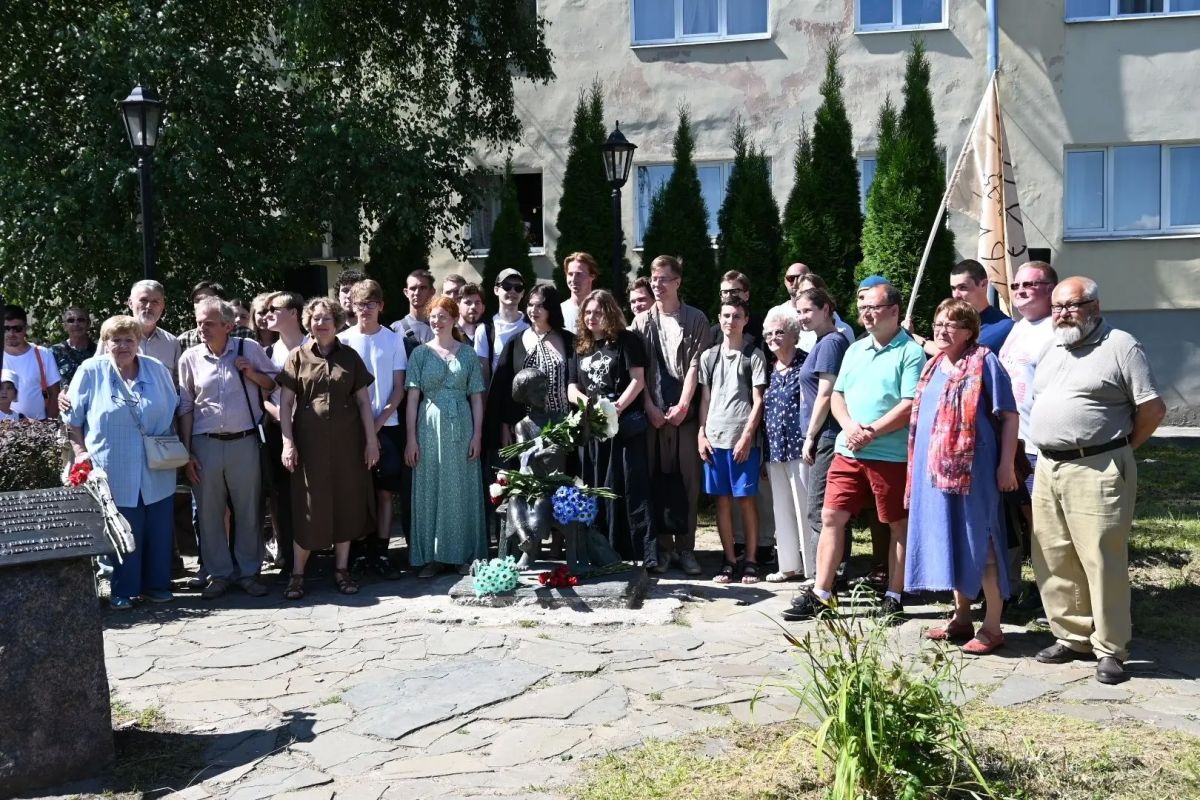 75 лет исполнилось со дня находки первой берестяной грамоты 75 лет исполнилось со дня находки первой берестяной грамоты
